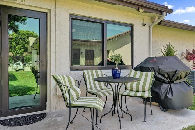 2042 SW 17th Circle, Deerfield Beach, FL 33442