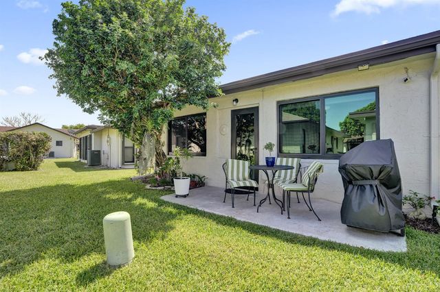 2042 SW 17th Circle, Deerfield Beach, FL 33442