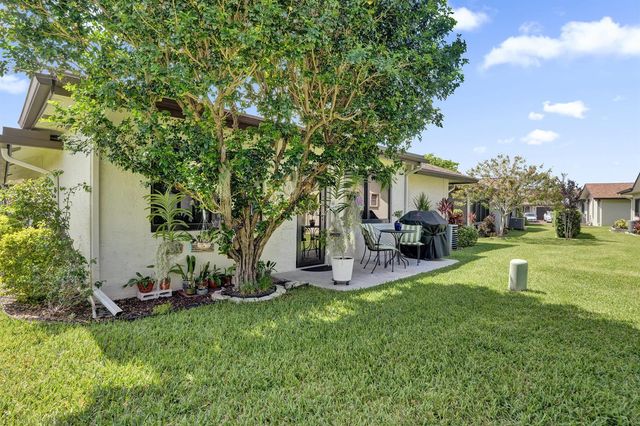 2042 SW 17th Circle, Deerfield Beach, FL 33442
