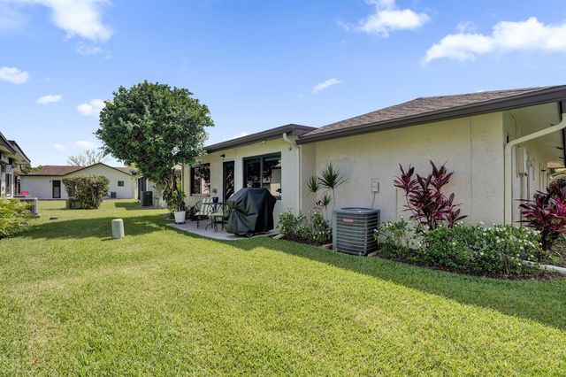2042 SW 17th Circle, Deerfield Beach, FL 33442