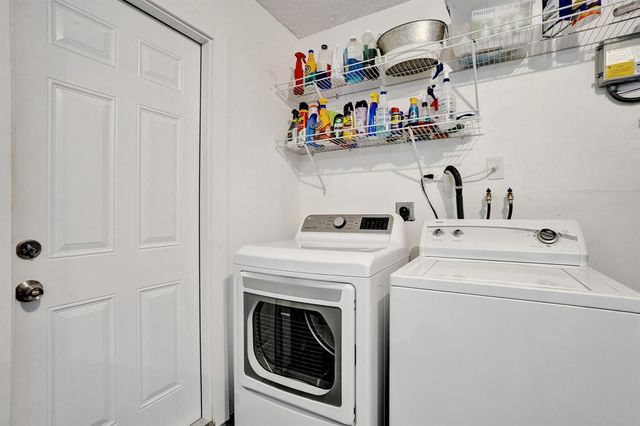 2042 SW 17th Circle, Deerfield Beach, FL 33442