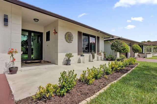 2042 SW 17th Circle, Deerfield Beach, FL 33442
