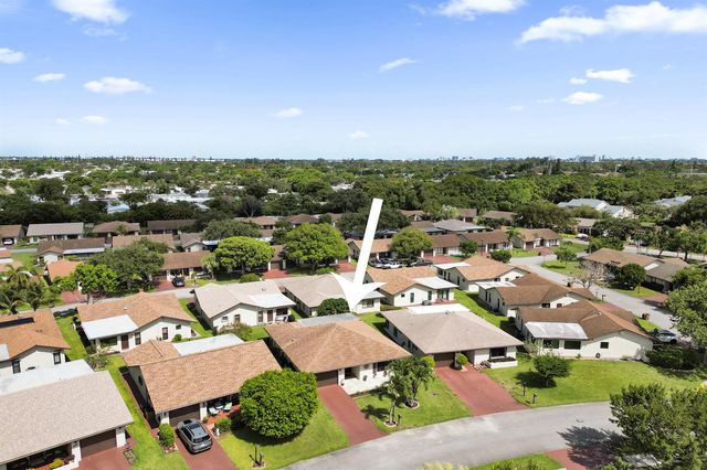 2042 SW 17th Circle, Deerfield Beach, FL 33442