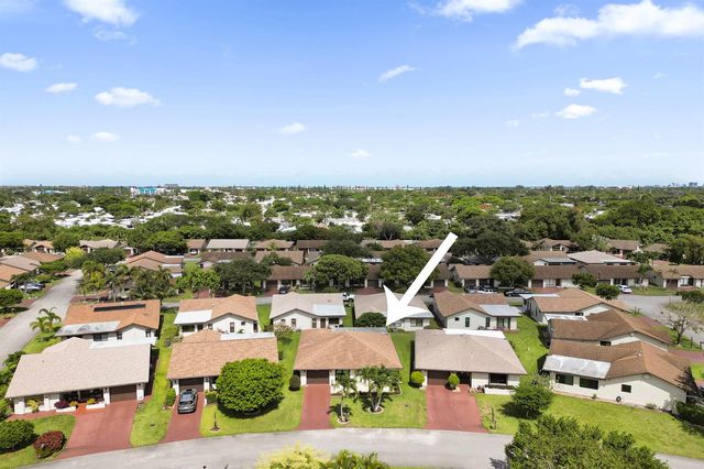 2042 SW 17th Circle, Deerfield Beach, FL 33442