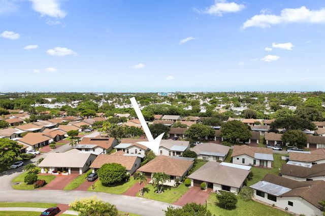 2042 SW 17th Circle, Deerfield Beach, FL 33442