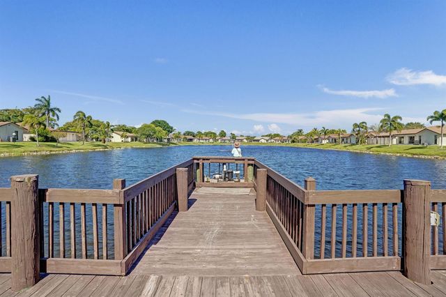 2042 SW 17th Circle, Deerfield Beach, FL 33442