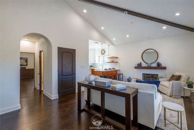 202 N Irena Avenue B, Redondo Beach, CA 90277