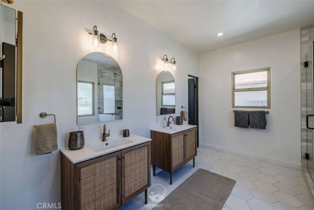 202 N Irena Avenue B, Redondo Beach, CA 90277