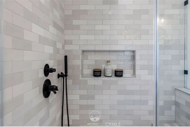 202 N Irena Avenue B, Redondo Beach, CA 90277