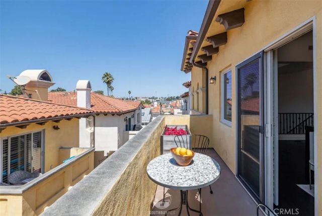 202 N Irena Avenue B, Redondo Beach, CA 90277