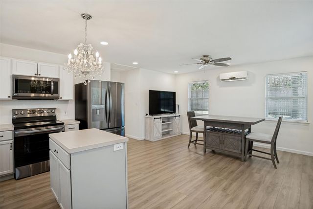 190 Young Ranch RD, Georgetown, TX 78633