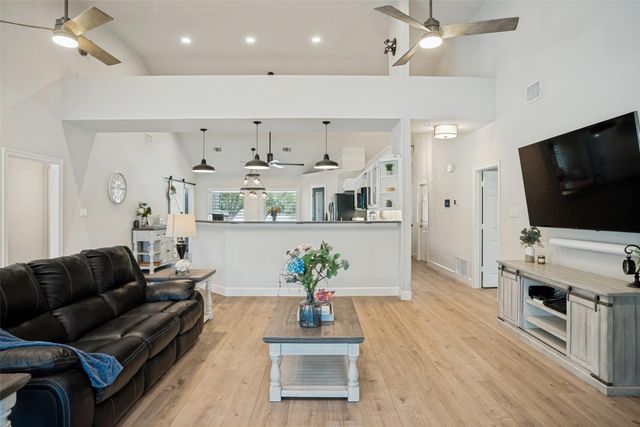 190 Young Ranch RD, Georgetown, TX 78633