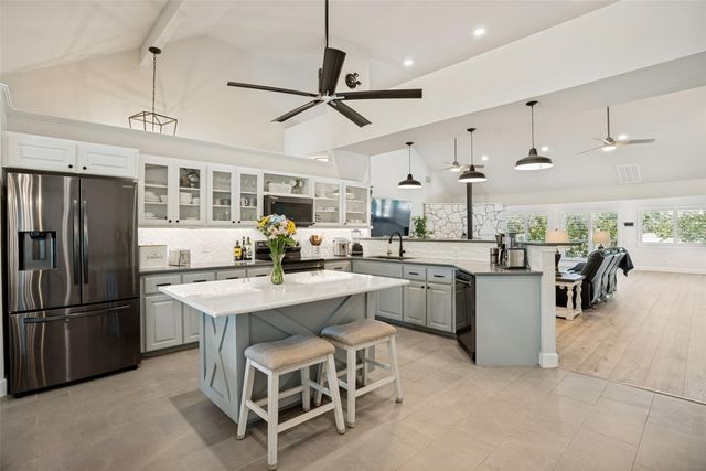 190 Young Ranch RD, Georgetown, TX 78633