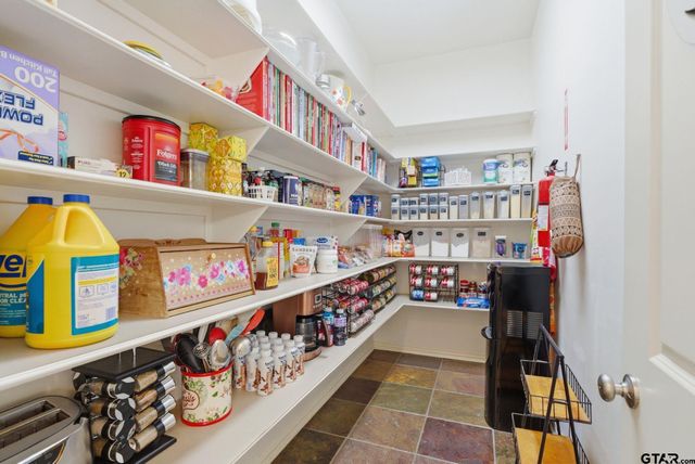 516 Contenders Way, Tyler, TX 75703