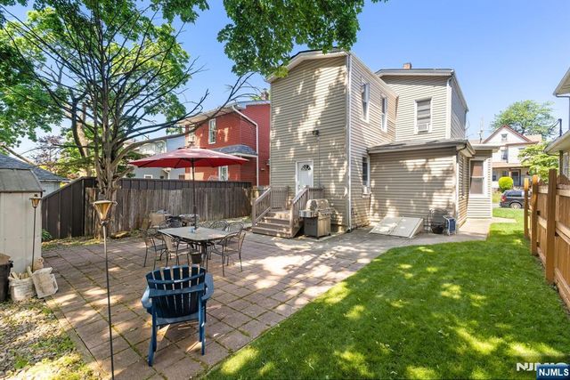18 Lincoln Place, East Rutherford, NJ 07073