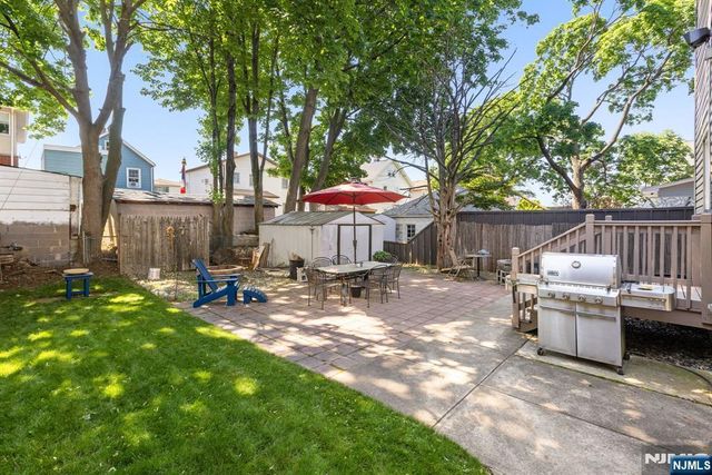18 Lincoln Place, East Rutherford, NJ 07073