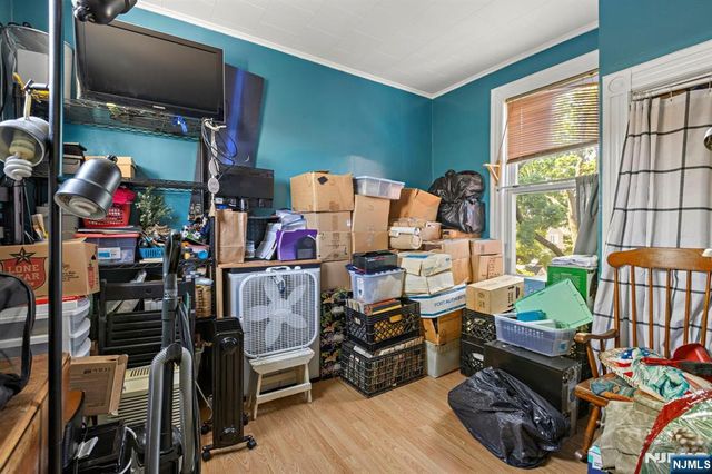 18 Lincoln Place, East Rutherford, NJ 07073