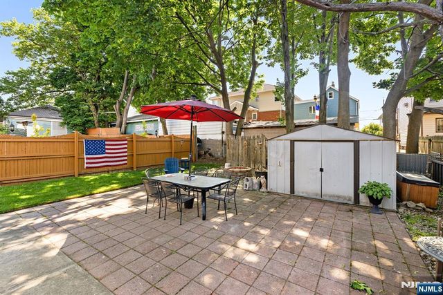 18 Lincoln Place, East Rutherford, NJ 07073