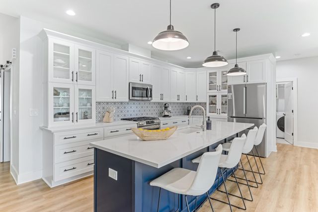 127 Berry Drive, Greenville, SC 29607