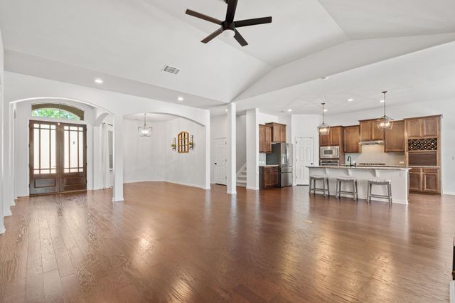 21824 Agarito LN, Spicewood, TX 78669