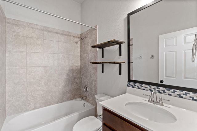 21824 Agarito LN, Spicewood, TX 78669