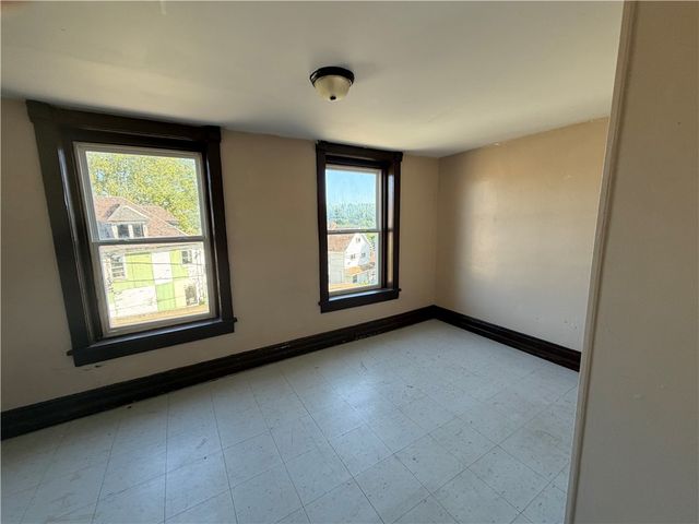 519-521 1st St, Charleroi Boro, PA 15022