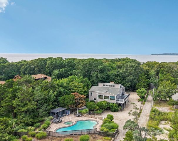 588 E. Long Beach Road, Nissequogue, NY 11780