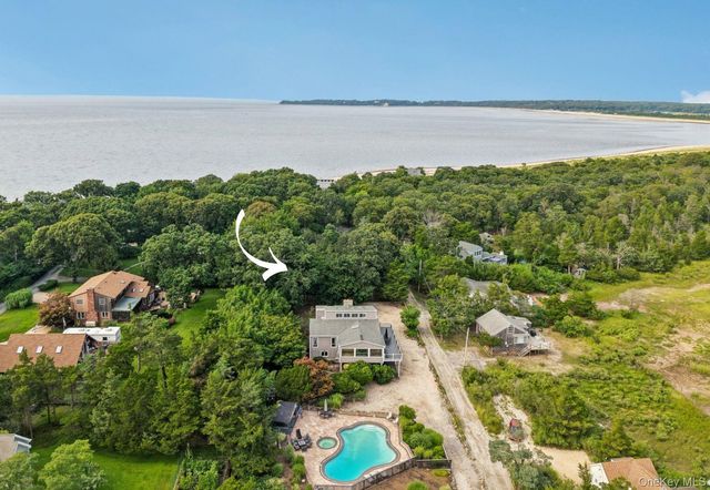588 E. Long Beach Road, Nissequogue, NY 11780