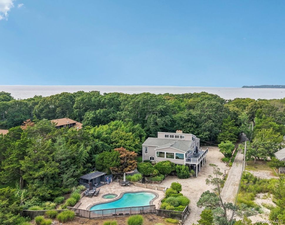 588 E. Long Beach Road, Nissequogue, NY 11780 — photo 2