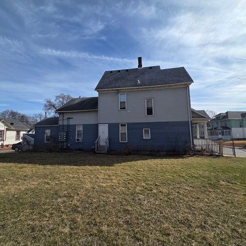 737 17th Street, Rock Island, IL 61201