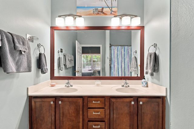 649 Wintercreeper Dr., Longs, SC 29568