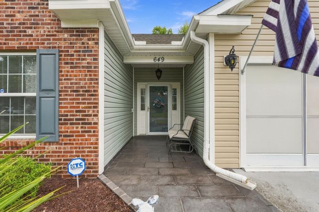 649 Wintercreeper Dr., Longs, SC 29568