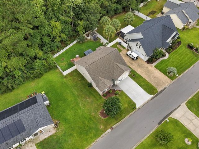 649 Wintercreeper Dr., Longs, SC 29568