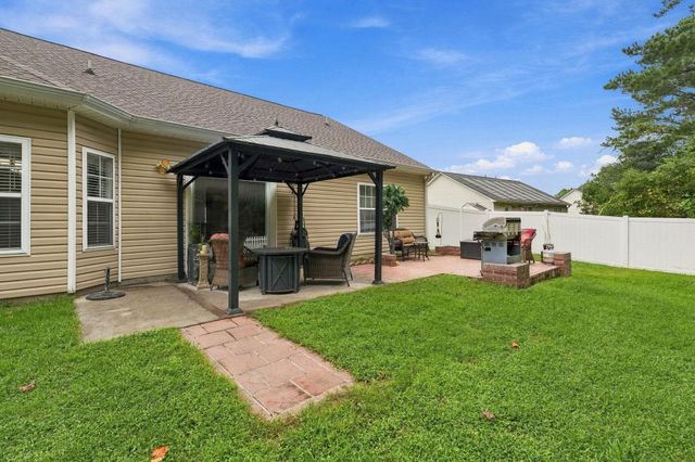 649 Wintercreeper Dr., Longs, SC 29568