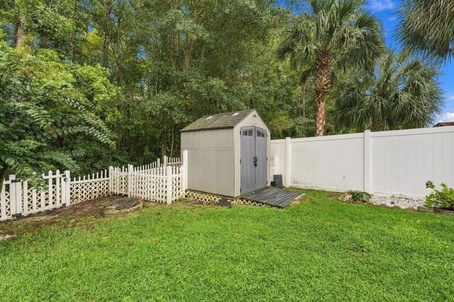649 Wintercreeper Dr., Longs, SC 29568