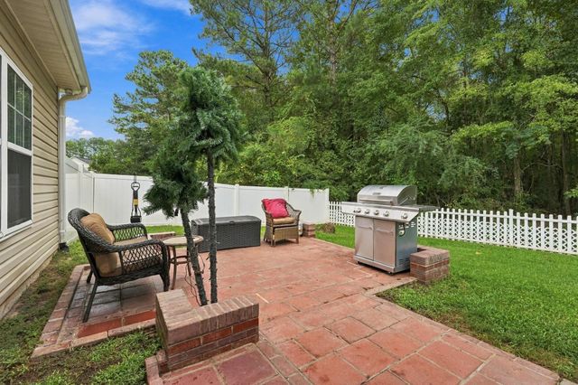 649 Wintercreeper Dr., Longs, SC 29568