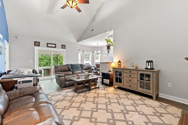 649 Wintercreeper Dr., Longs, SC 29568