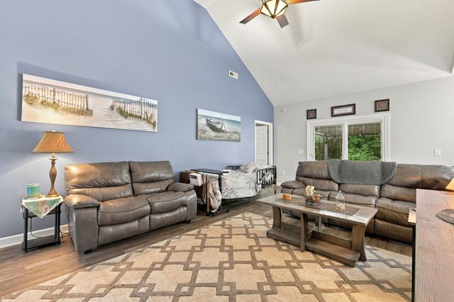 649 Wintercreeper Dr., Longs, SC 29568