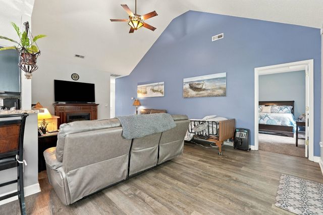 649 Wintercreeper Dr., Longs, SC 29568
