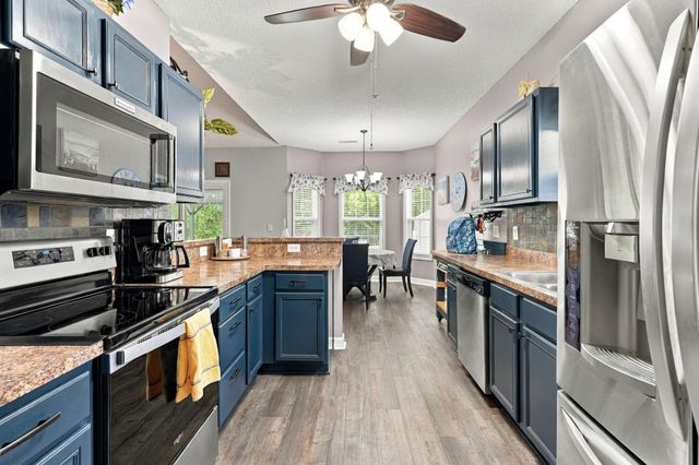 649 Wintercreeper Dr., Longs, SC 29568