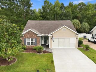 649 Wintercreeper Dr., Longs, SC 29568