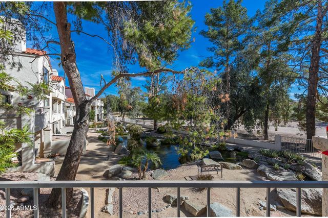 10080 E MOUNTAINVIEW LAKE Drive 204, Scottsdale, AZ 85258