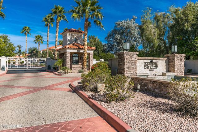 10080 E MOUNTAINVIEW LAKE Drive 204, Scottsdale, AZ 85258