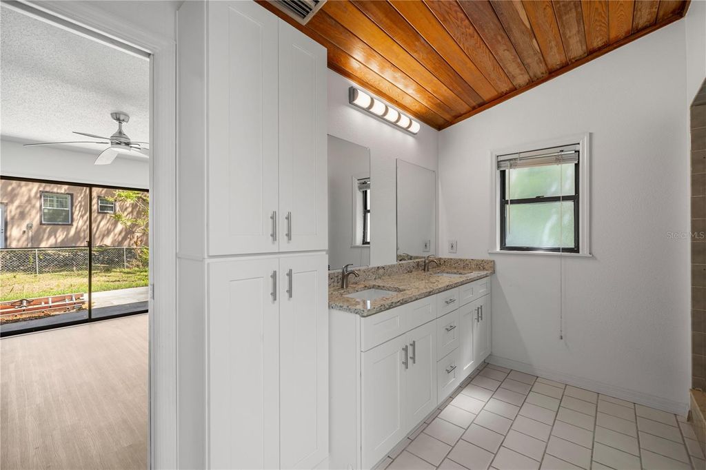 Image 14 of property listing at 11599 W TIMBERLANE DRIVE, Homosassa, FL 34448