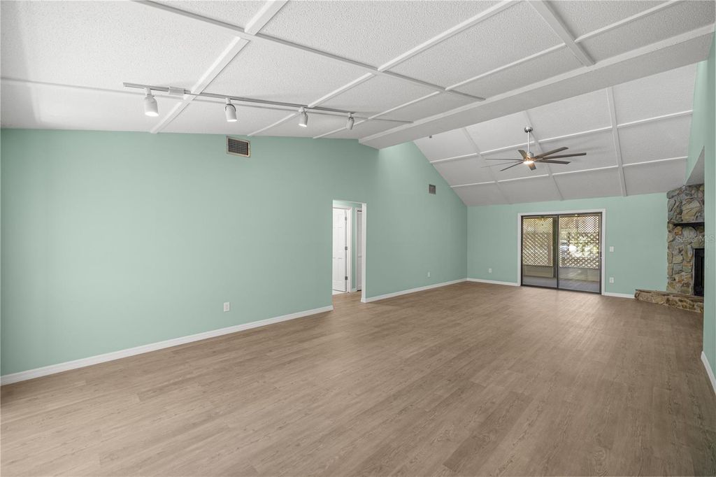 Image 6 of property listing at 11599 W TIMBERLANE DRIVE, Homosassa, FL 34448