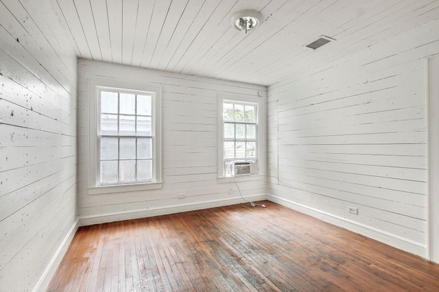 1403 Burns BLVD, Taylor, TX 76574