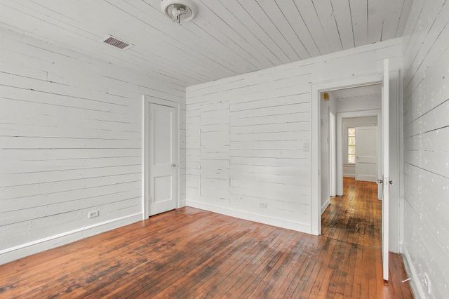 1403 Burns BLVD, Taylor, TX 76574