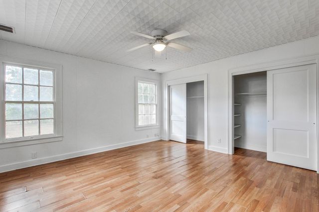 1403 Burns BLVD, Taylor, TX 76574