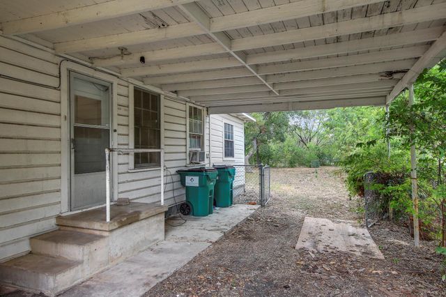 1403 Burns BLVD, Taylor, TX 76574