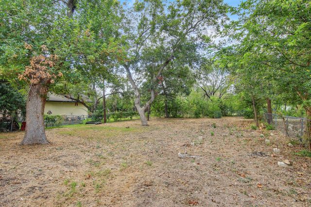 1403 Burns BLVD, Taylor, TX 76574